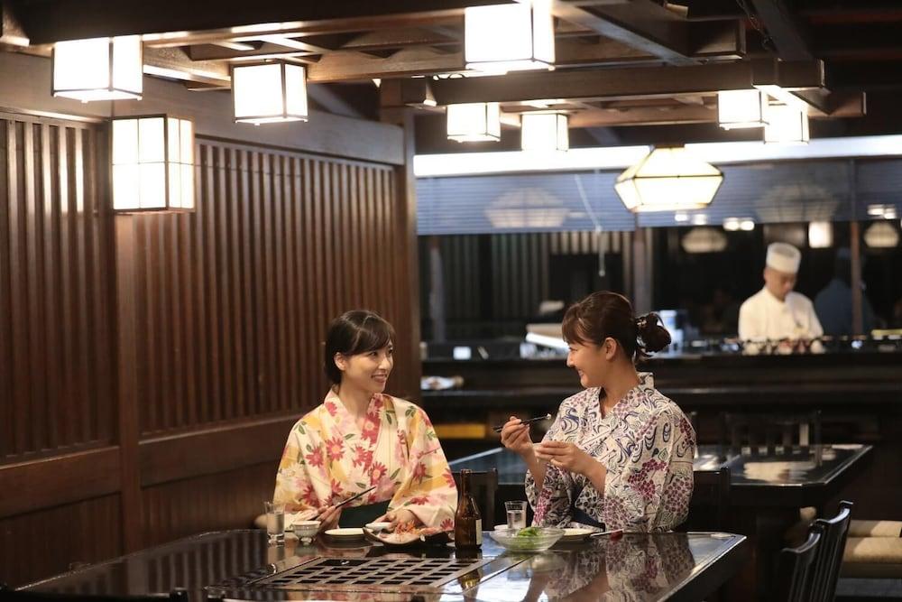 ホテル 佳松園 花巻市 エクステリア 写真